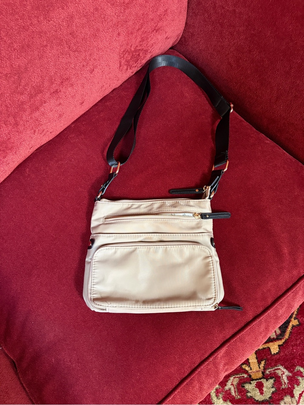 EUC. Kate and Alex cross body bag.